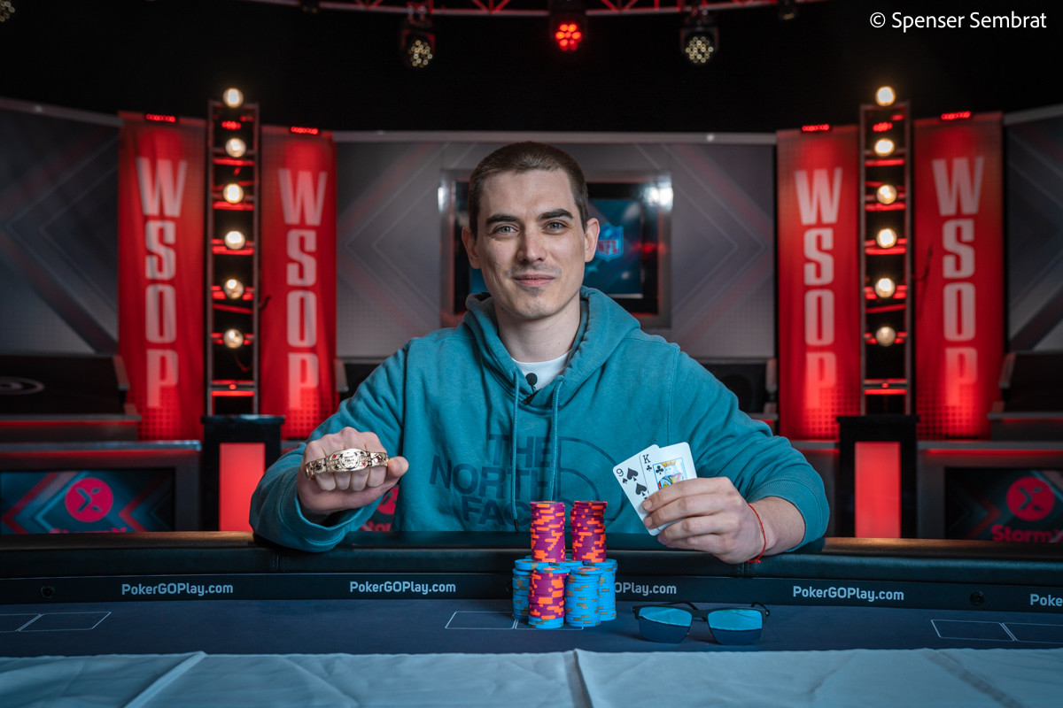 Валентино Конакчиев с първа златна гривна от WSOP и печалба от $435,924